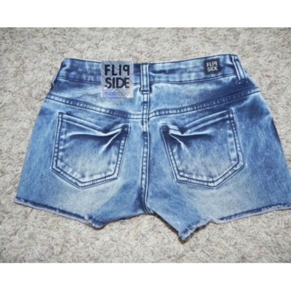 Flip Side Jean Shorts Size 1 Camo Reversible NWT - Picture 4 of 4